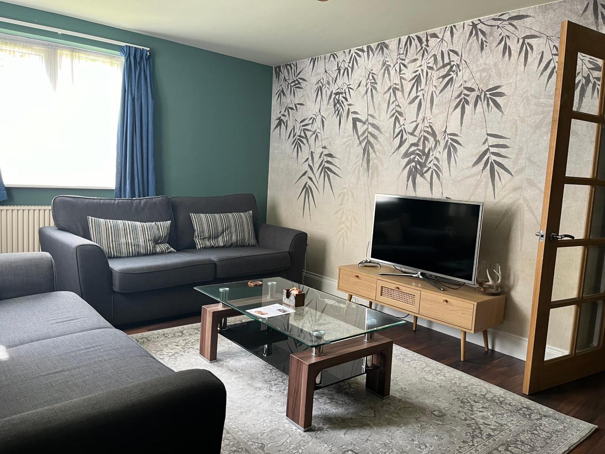 Comfortable Two Bedroom Modern Apartment 런던 외부 사진