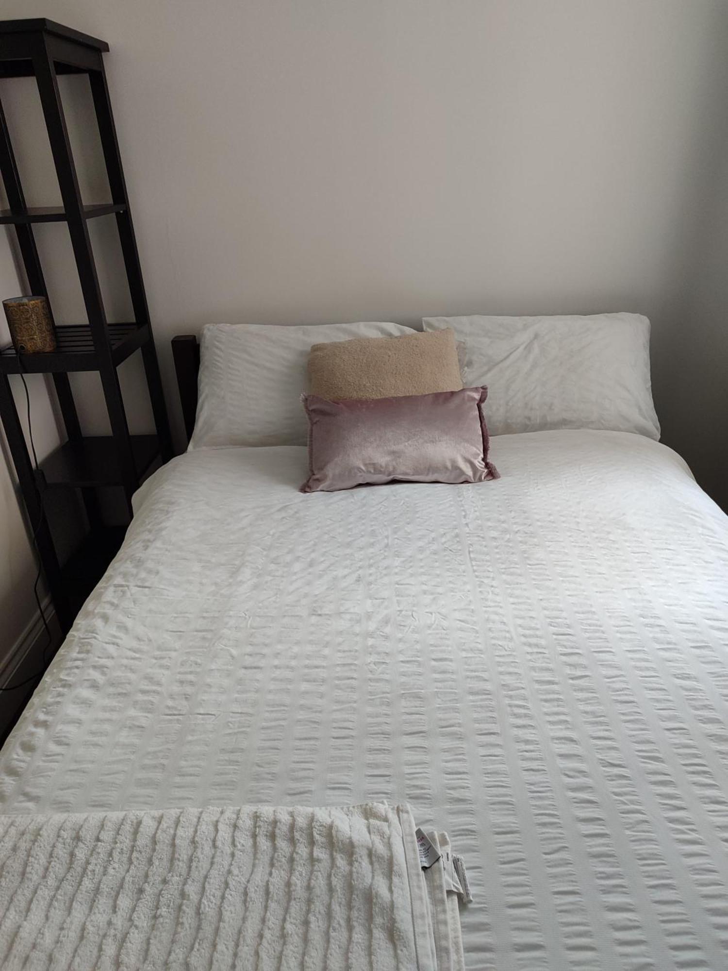Comfortable Two Bedroom Modern Apartment 런던 외부 사진